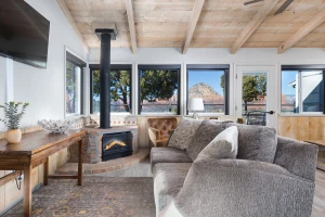 Sky Ranch Lodge